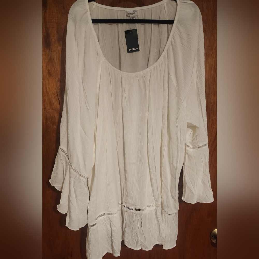 THE AVENUE Women's Plus Size White Romantic Blouse
